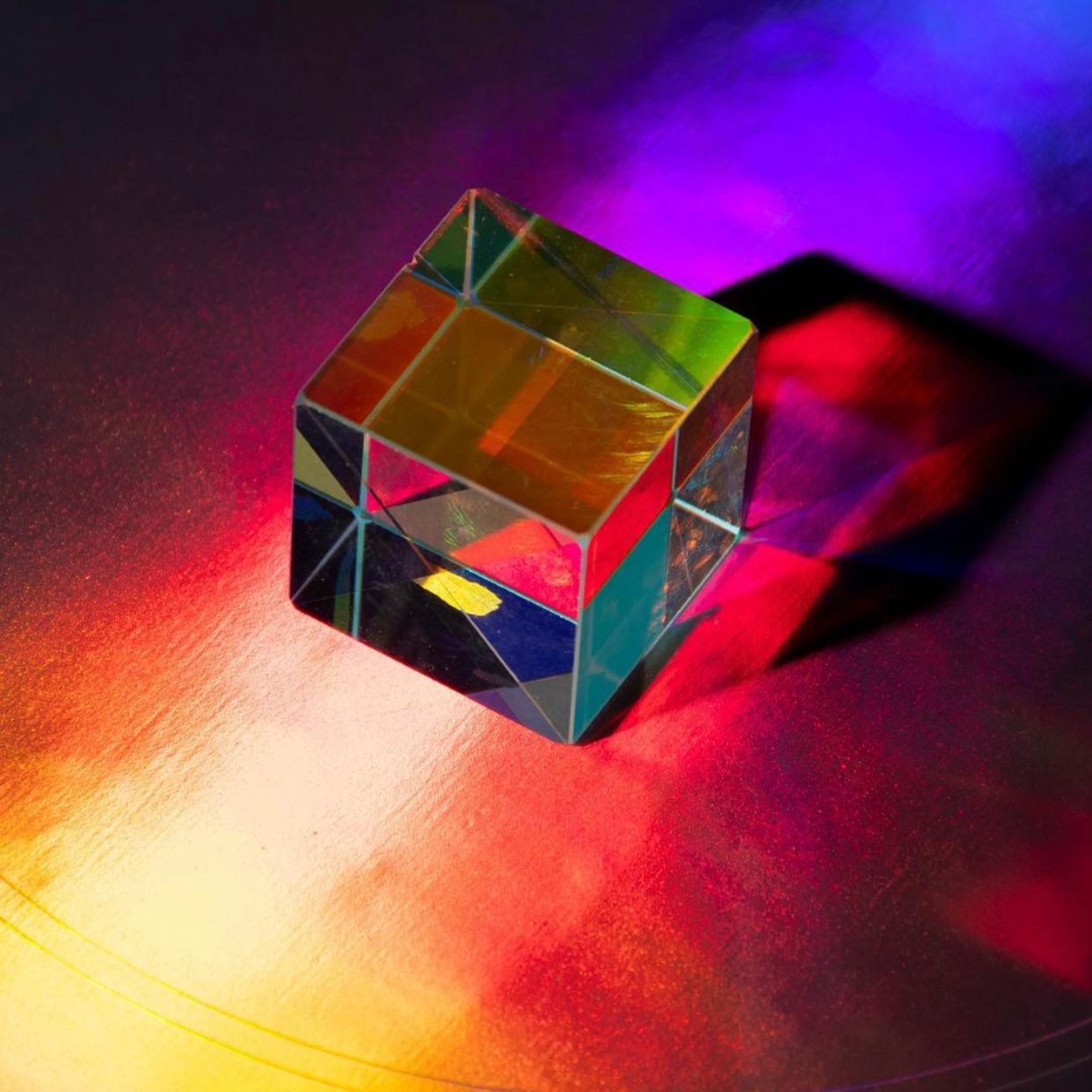 CUBE PRISM25X25X25mm