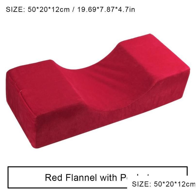 赤いフランネルの枕