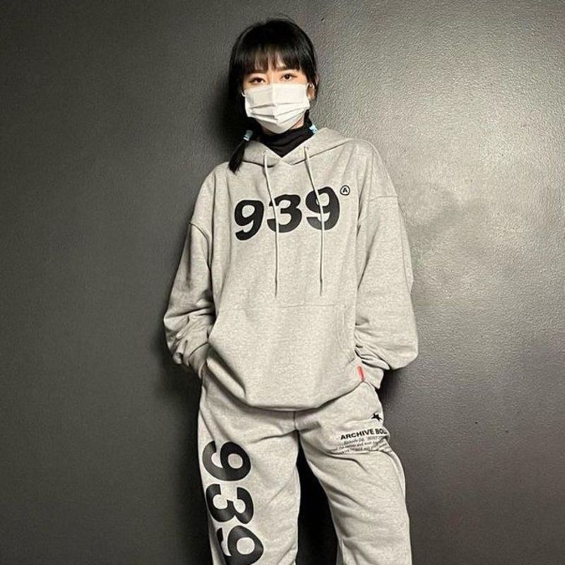 女性のパーカースウェットシャツ韓国ファッション939プリントパーカー女性マンジャズヒップホップ特大プルオーバーKPOPダンスY2Kストリートウェアスポーツ服230114を￥3,869  DHgate