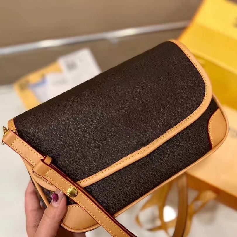 Buci Bag Epi Leather - Handbags M59459