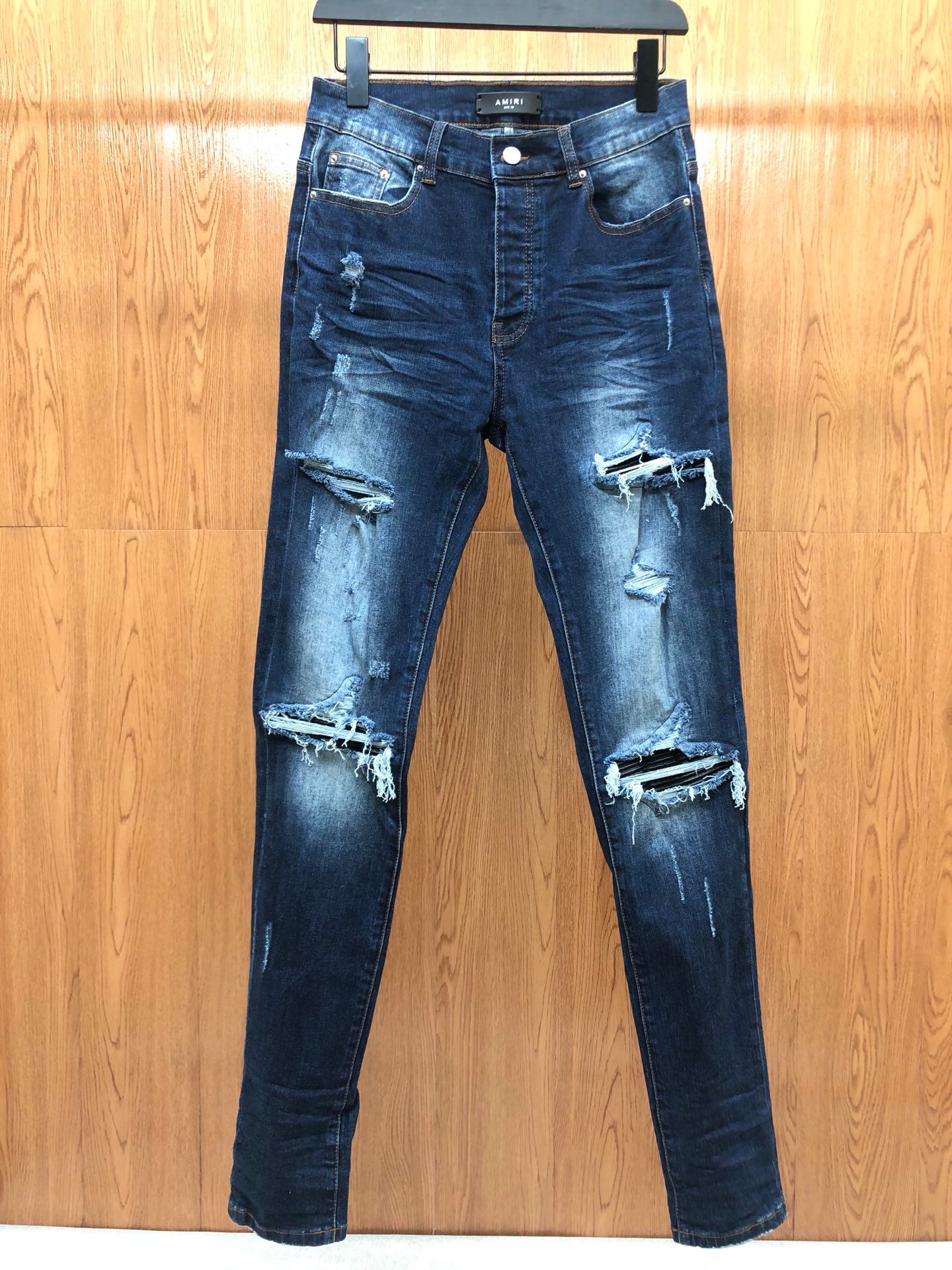 size 28 jeans in us