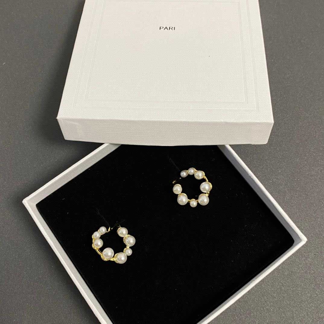 earring (with box)