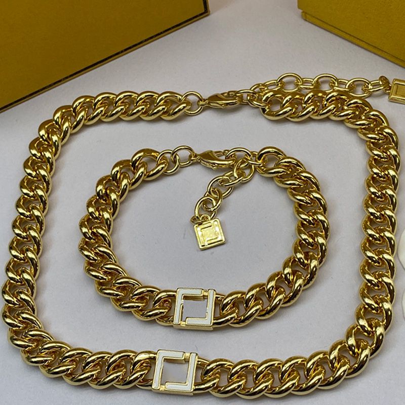 Necklace/With Box