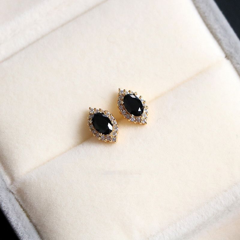 Black Earring-Gold