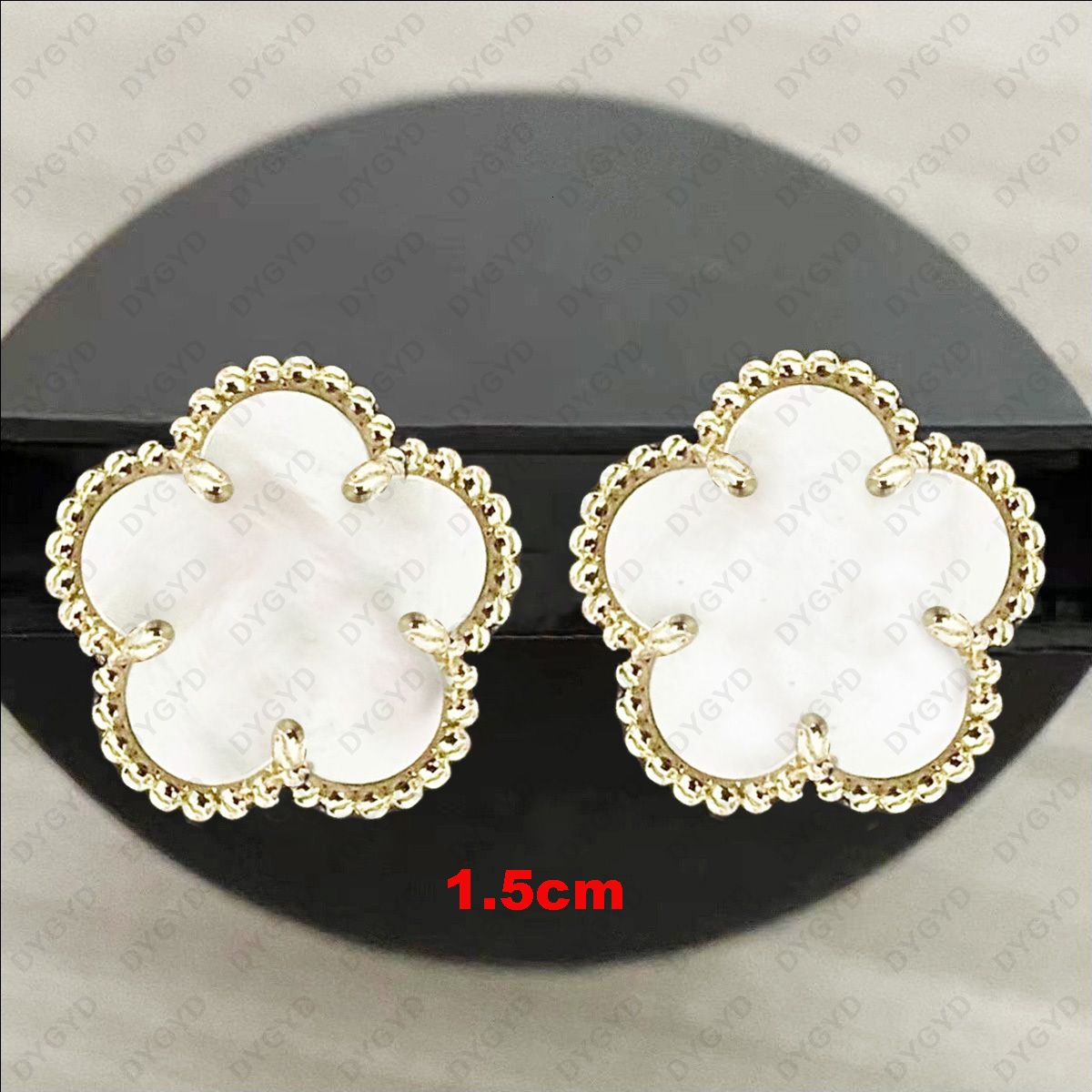 White-15mm-Gold Ear Clip