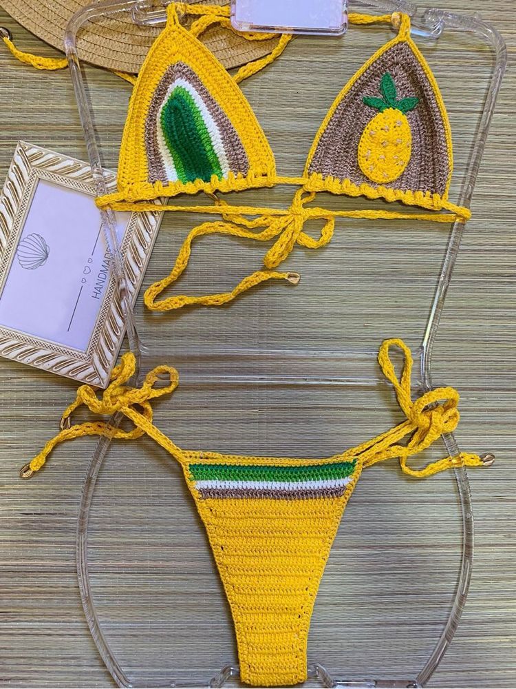 ensemble de bikini jaune