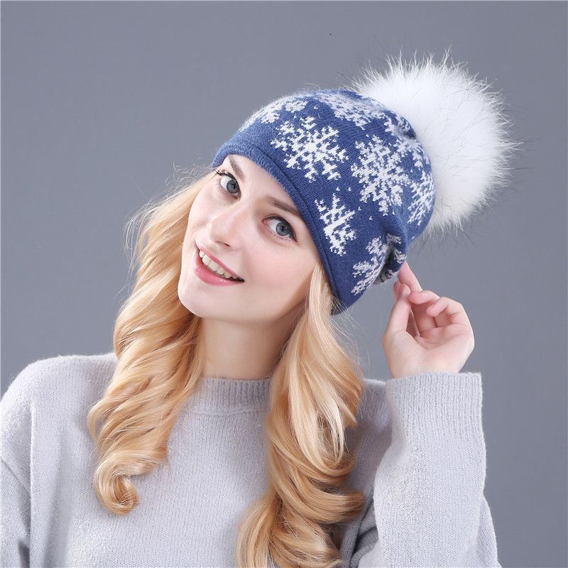 Niebieski hat White Pom