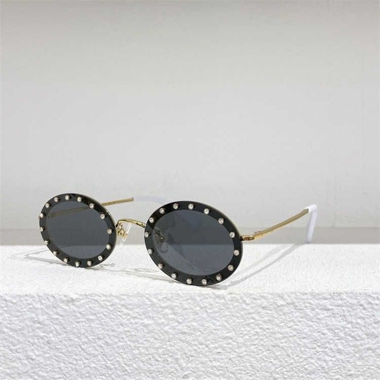 Gold Frame Black Slice White perna