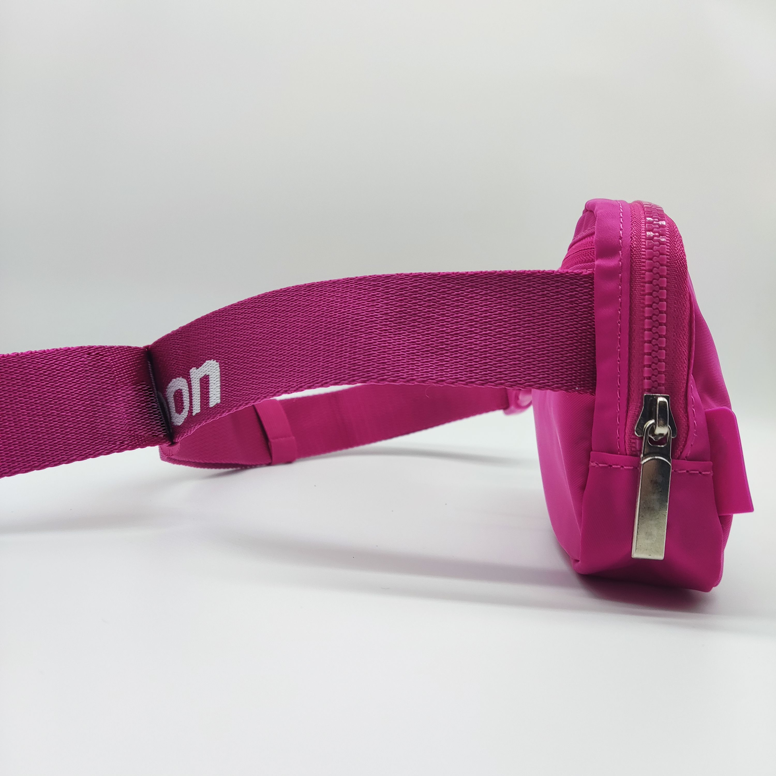 Letter on belt-hot pink- 1L