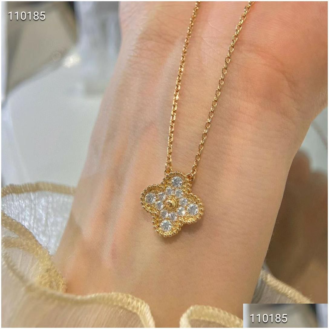 Collana con diamanti in oro bianco