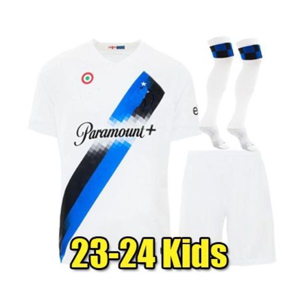 away kids sets+socks