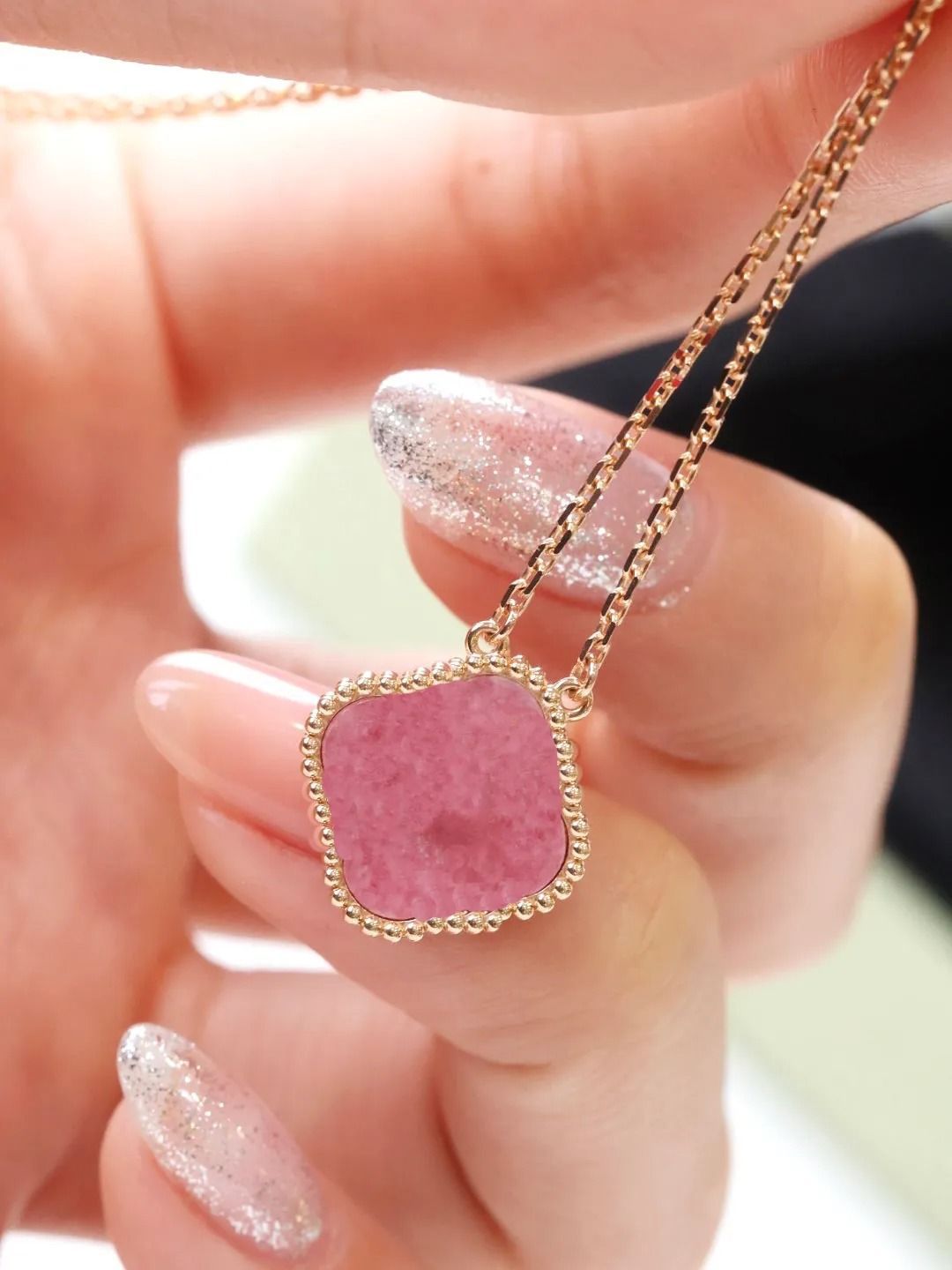 Goud-roze ketting