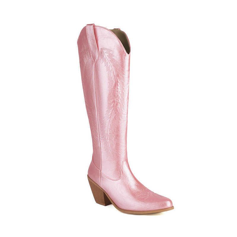 ピンクのブーツ
