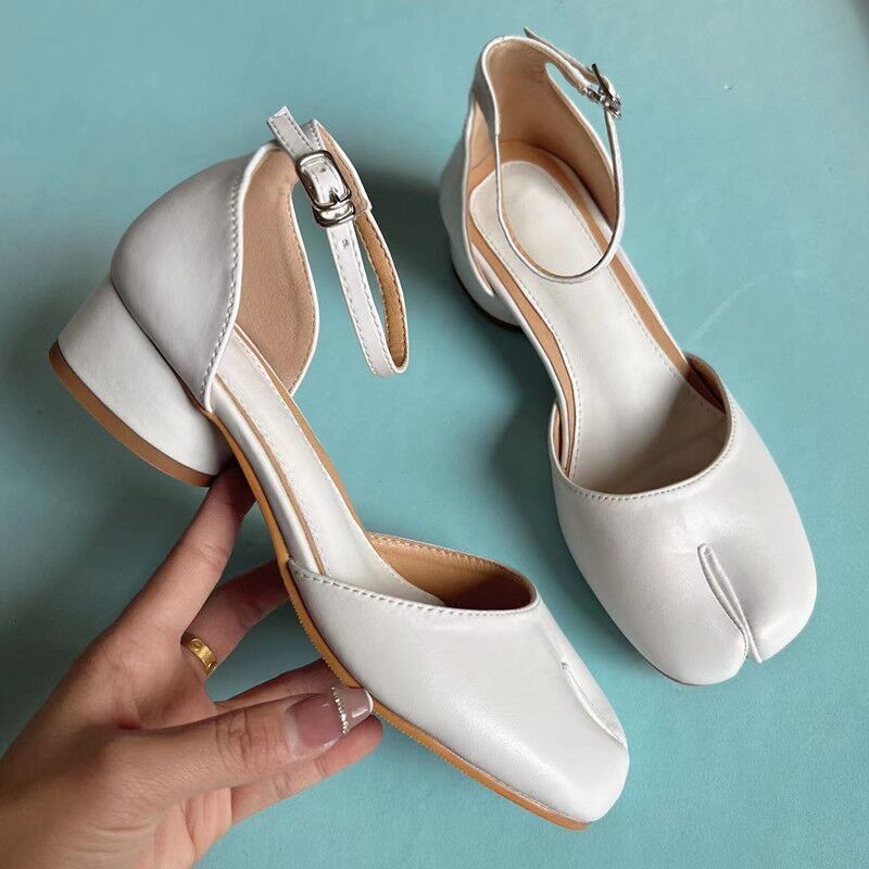 white ( 3.5cm heel )