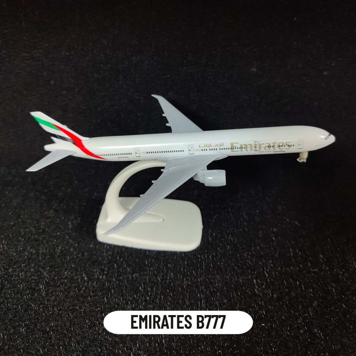 Emirates B777.