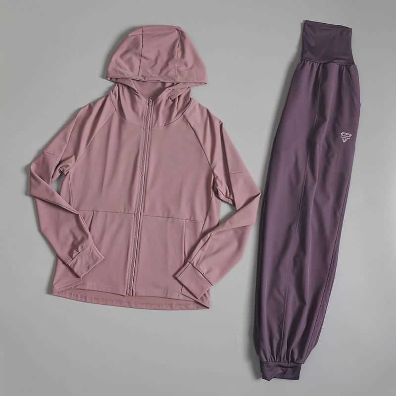 coat pink+trousers purple