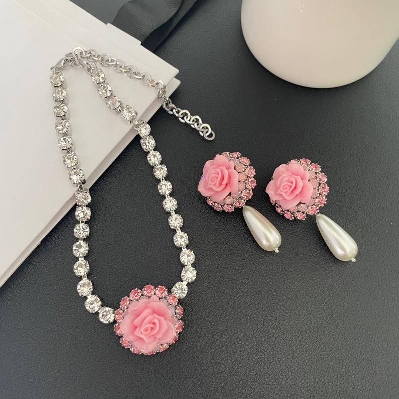 Necklace earring set