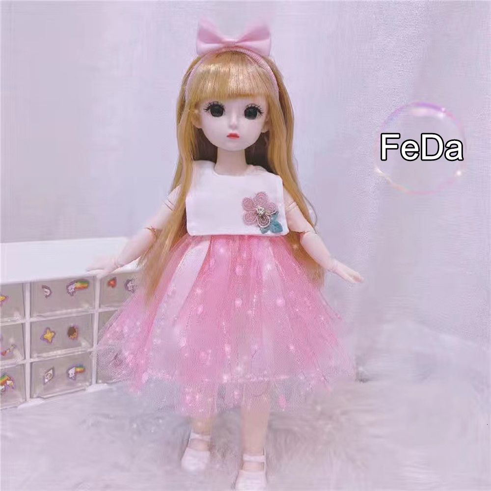 Feda-dolls en kleding