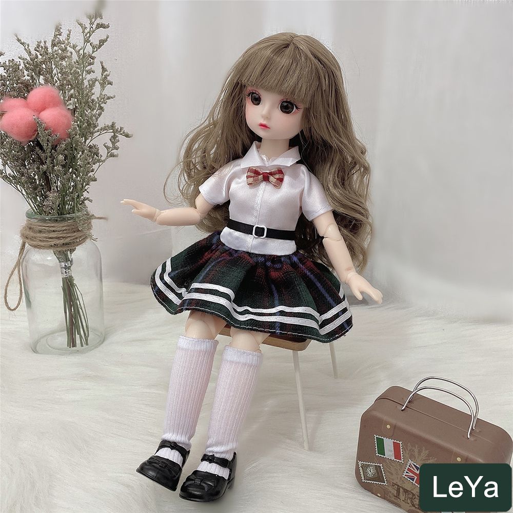 Leya-dolls en kleding