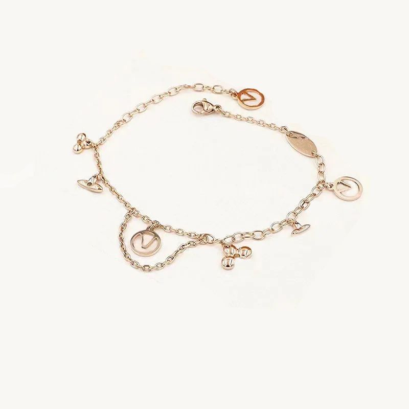 Armband aus Roségold mit mehreren Blumen