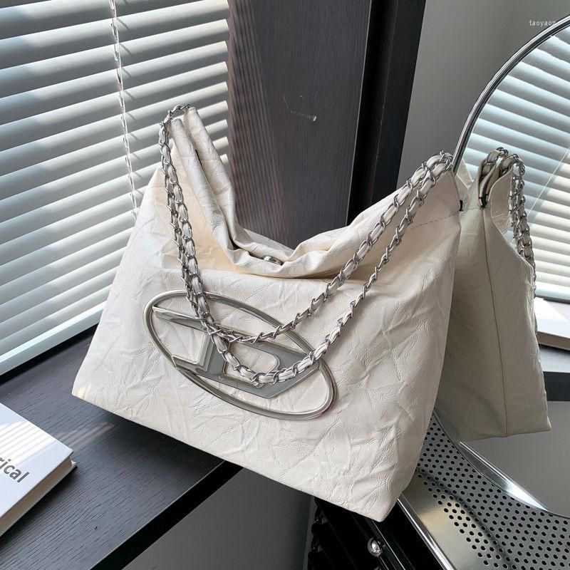 2023 New Chain Tote Bag Women's Large Capacity Shoulder Commuting Messenger  Bag