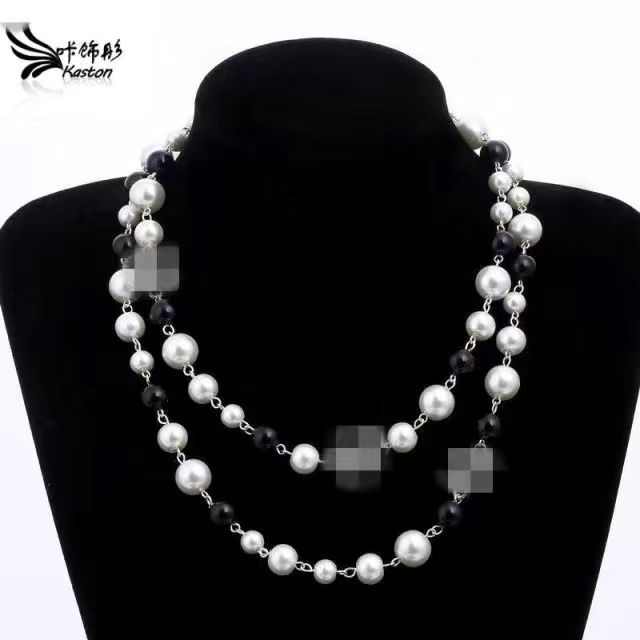 Collier en argent noir et blanc