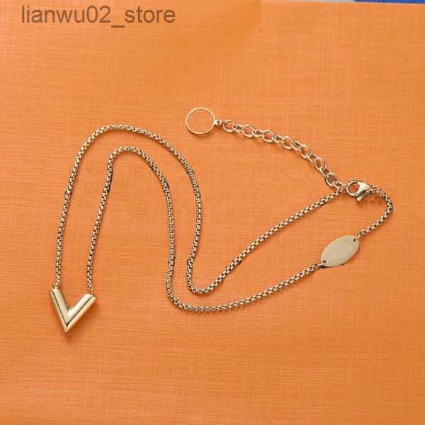 1 # collier