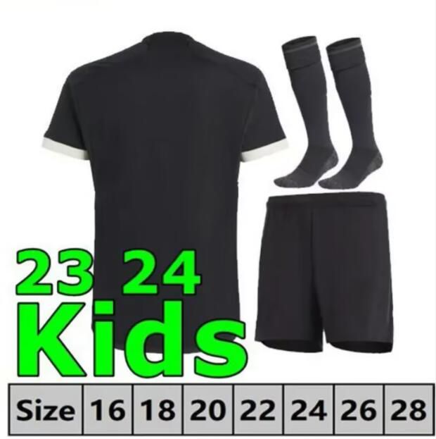 23/24 enfants 3ème+chaussettes