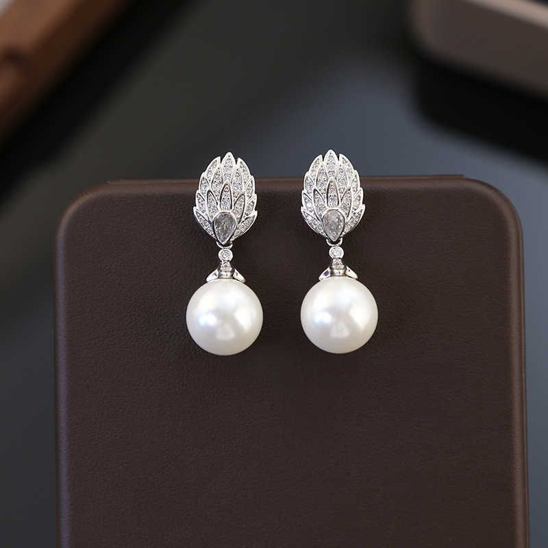 Vintage Fritillaria Pearl Earrings - W