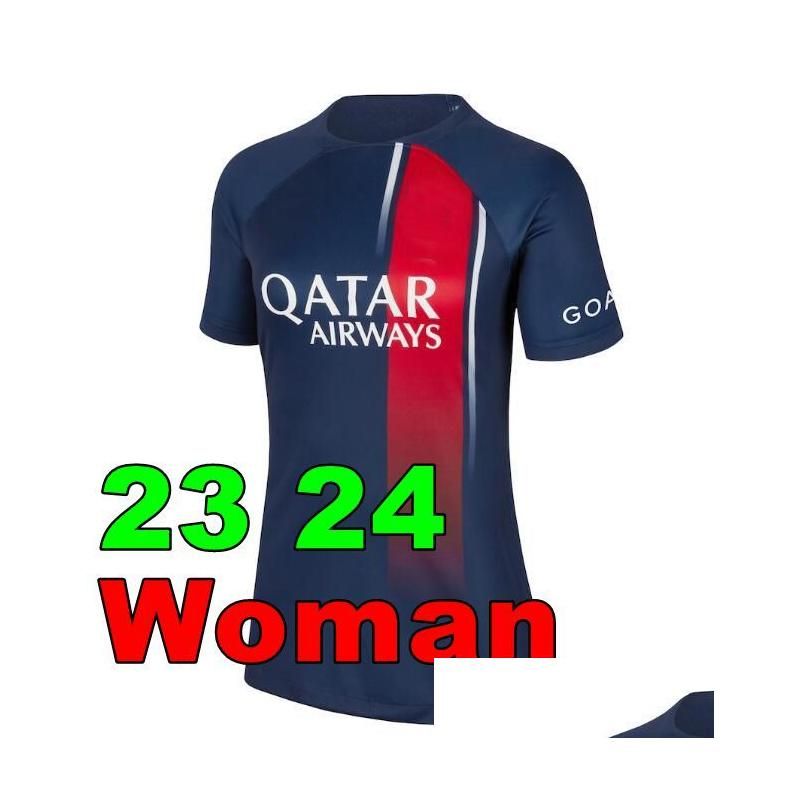 23 24 Domowa kobieta