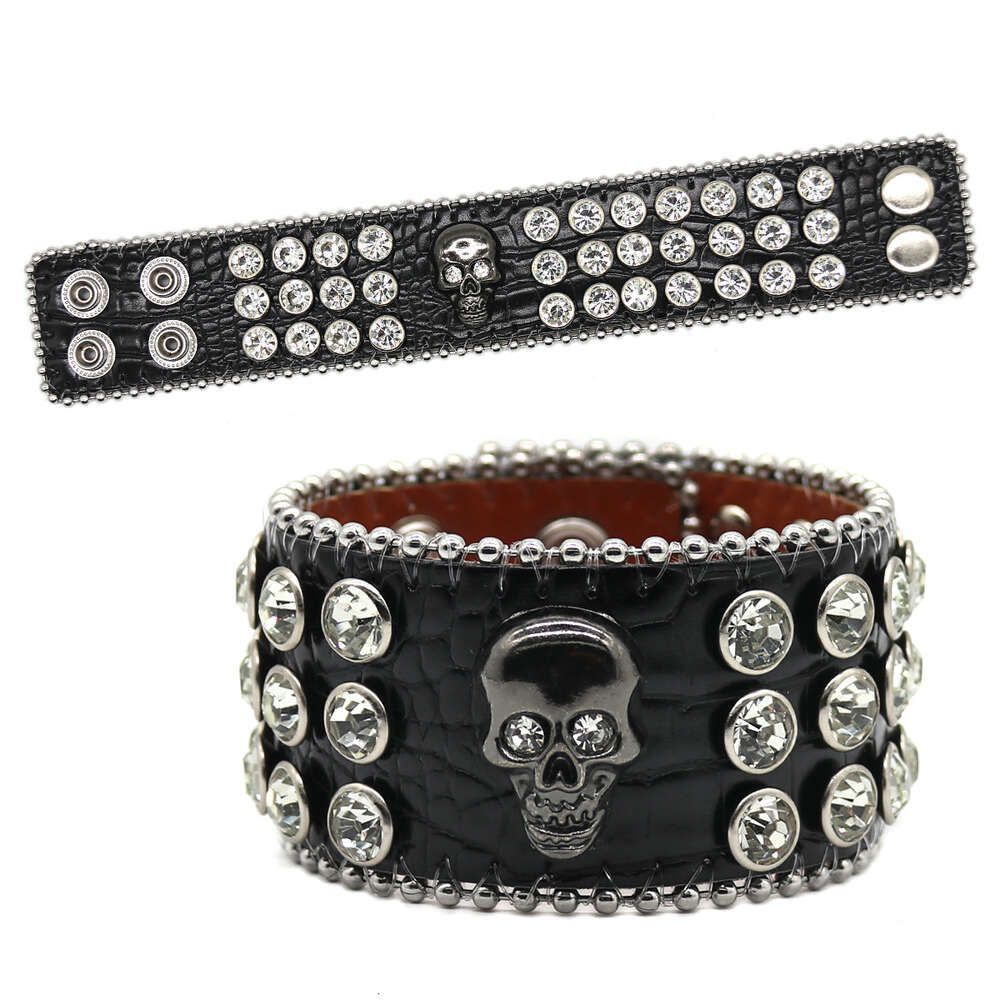 Bracelet tête de mort noir et blanc 2