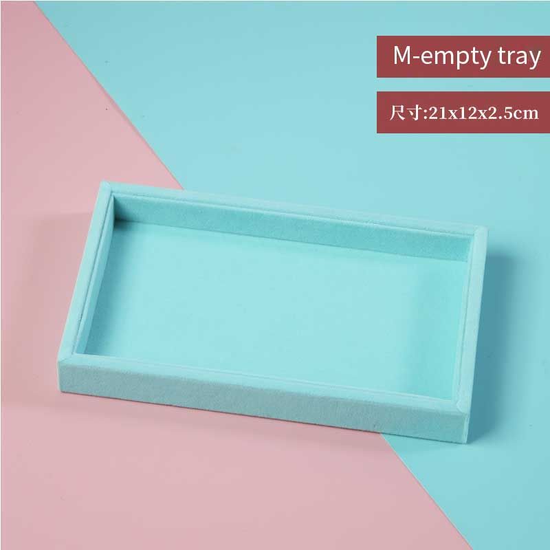 empty tray M