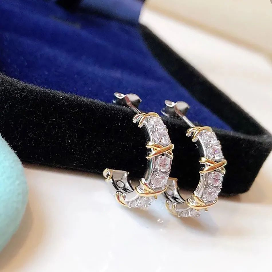 Earrings with diamonds