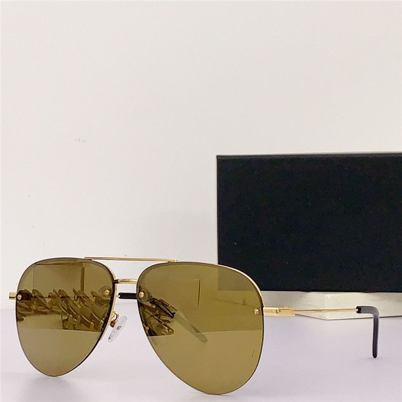 Gold lens