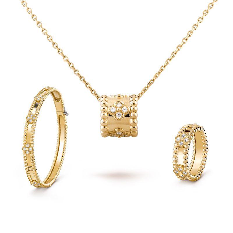 A Set ( 16 Size ) Gold ( Ring Note size)