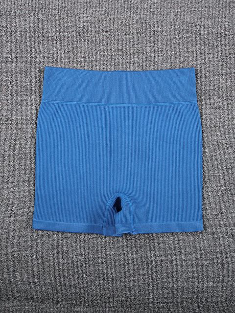 Blaue kurze Hosen