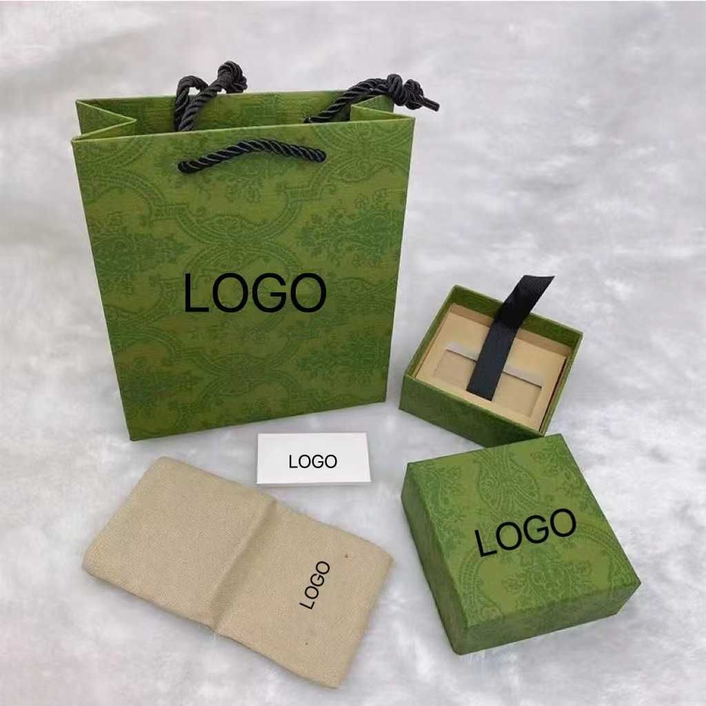 Een set groene originele verpakking excl