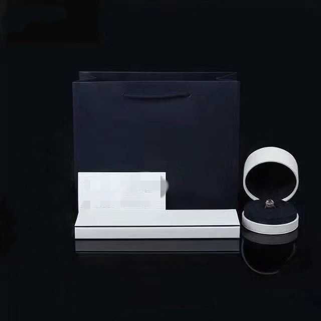 Packaging universale di Ferreier#039; s Ring
