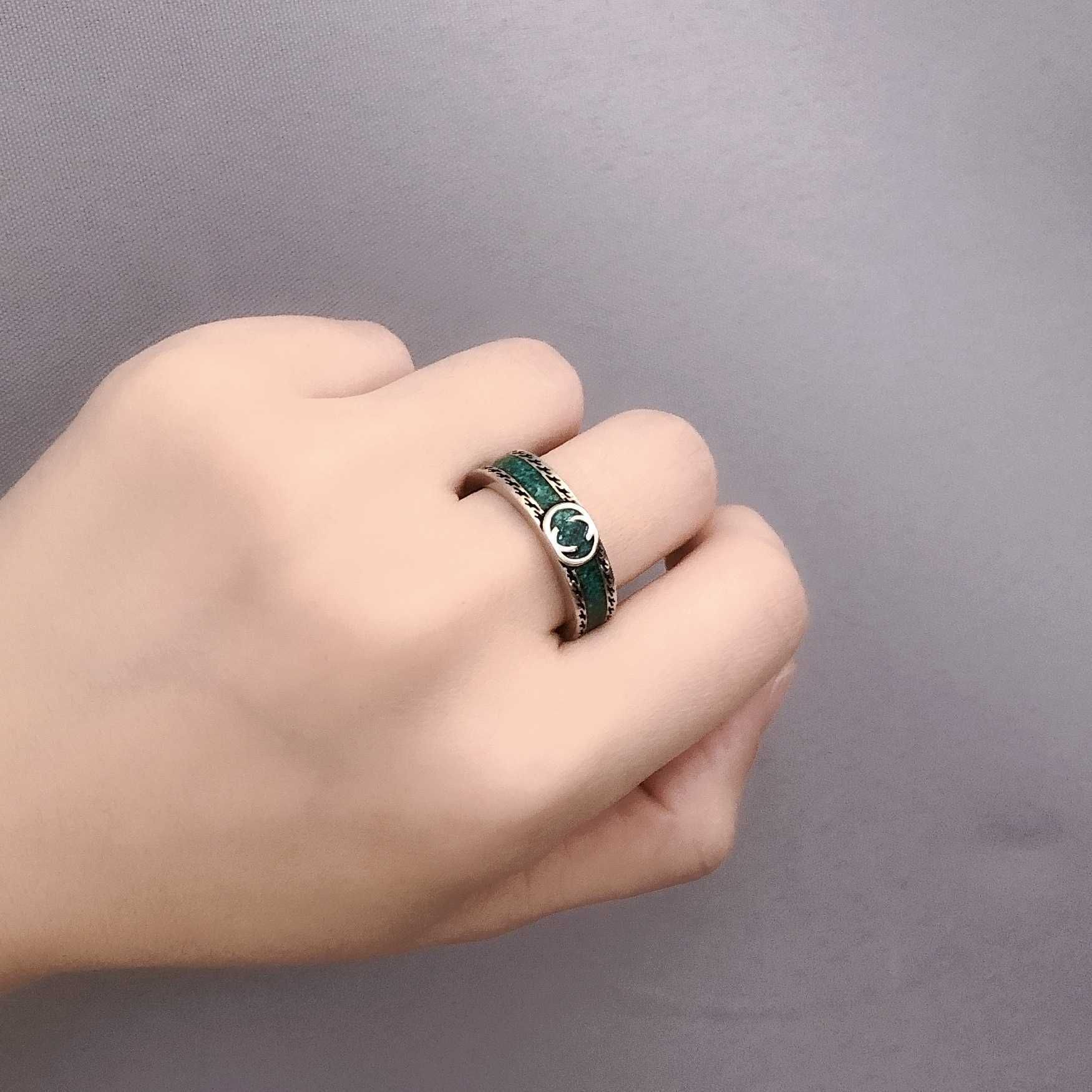 Groene emaille ring