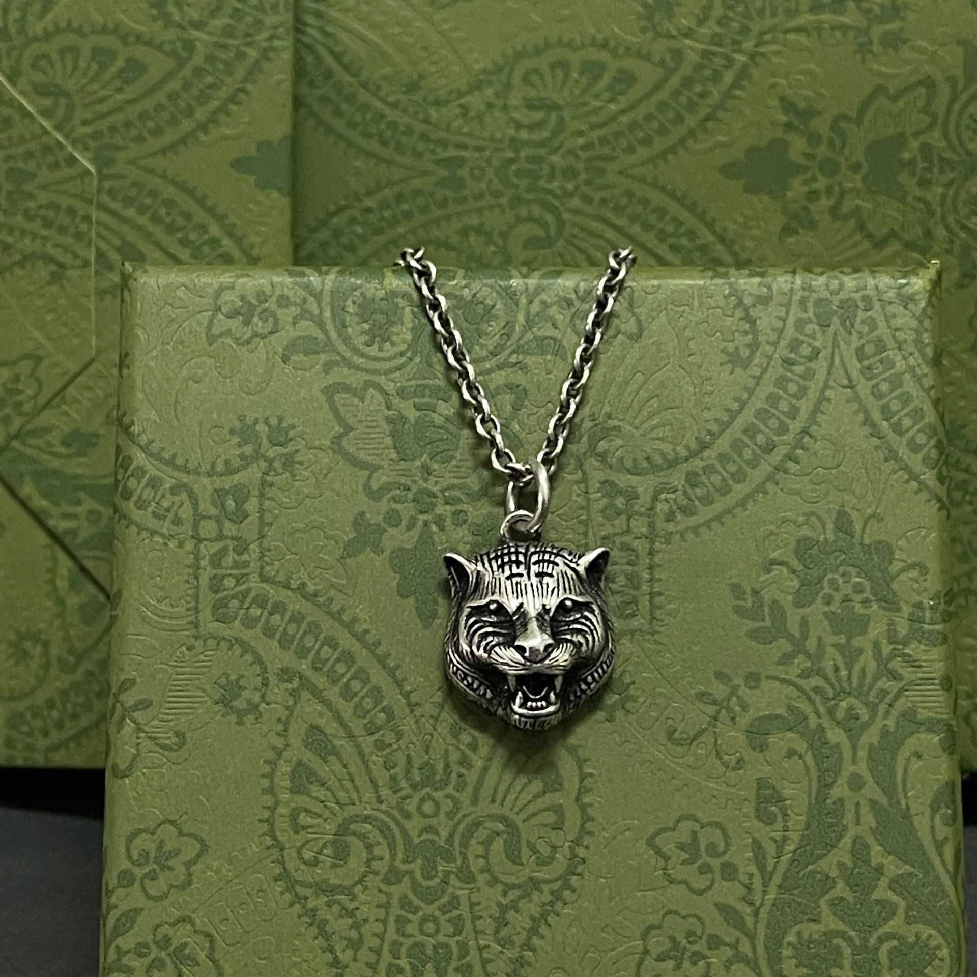 Tijger hoofd ketting