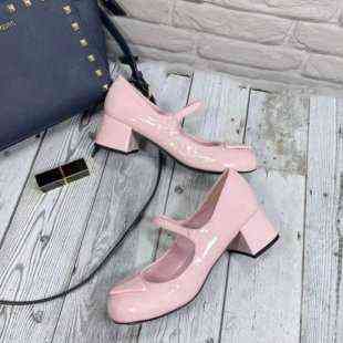 розовые туфли