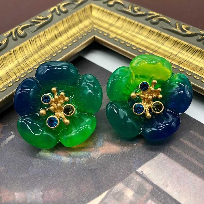 Om729 Blue-green Ear Clip