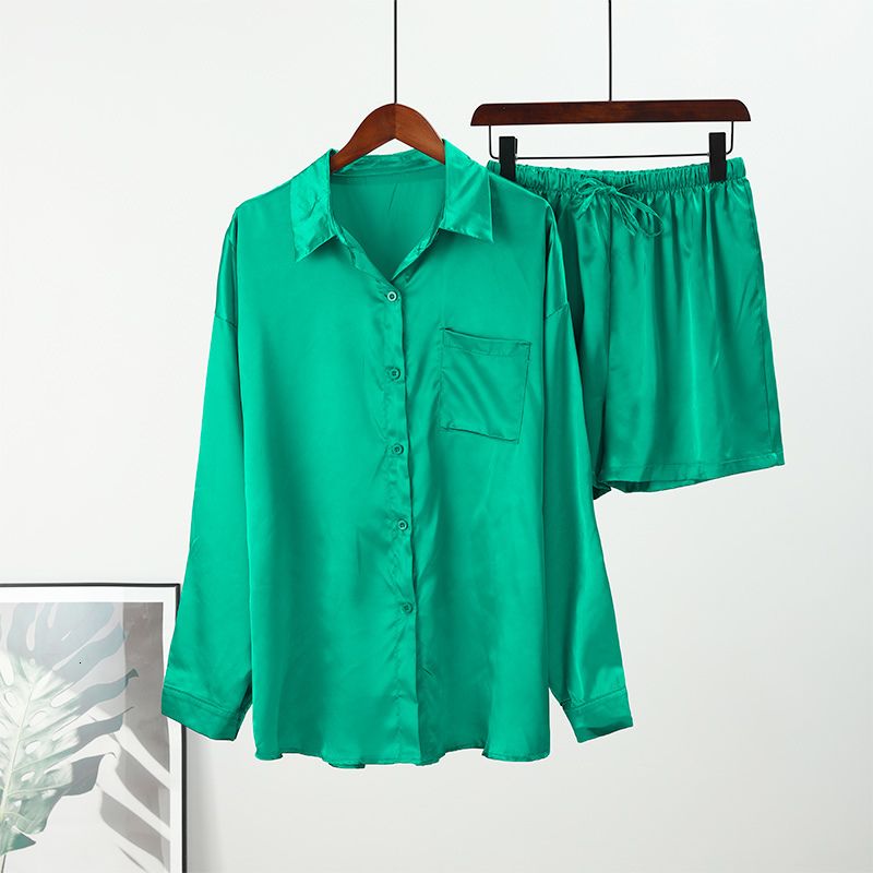 04 green shorts set