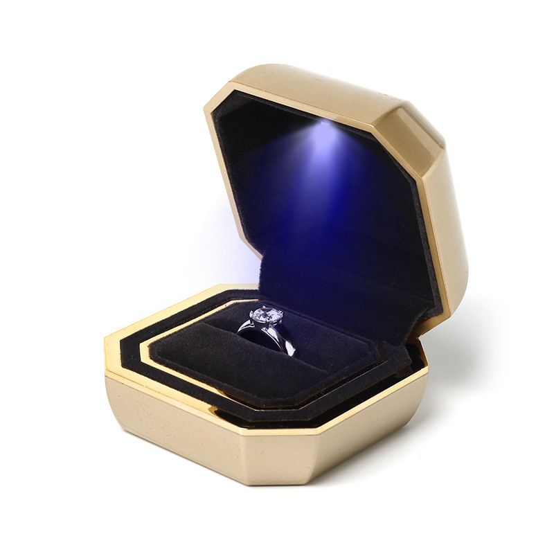 Gold-Ring-Box