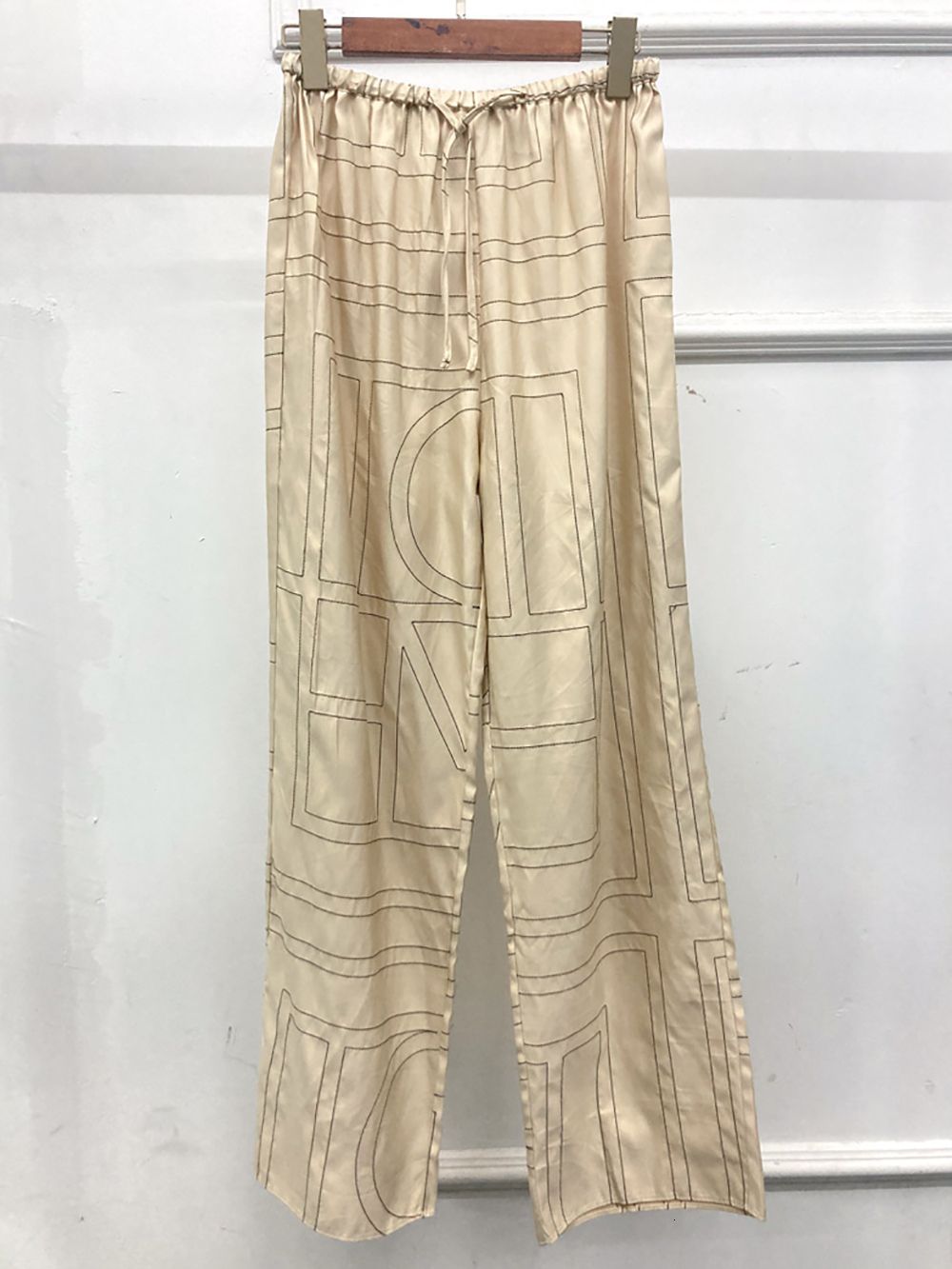 beige broek