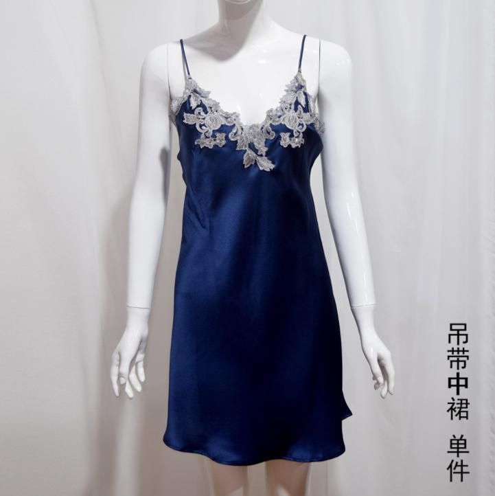 青いミッドドレス