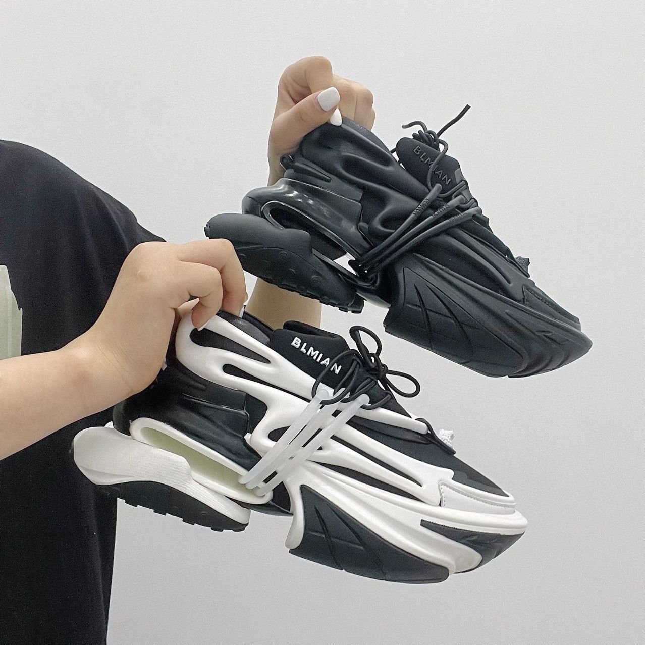 Big shoes shop trend
