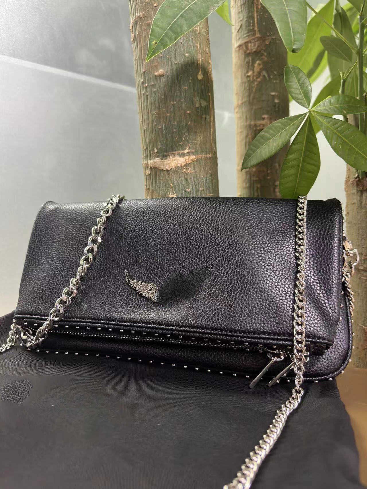 Rivet Black 27 cm