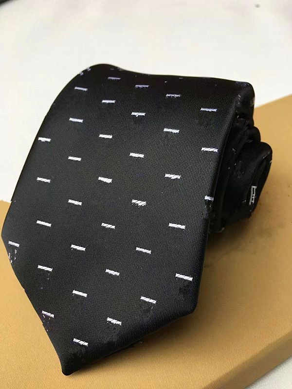 2 cravates + boîte