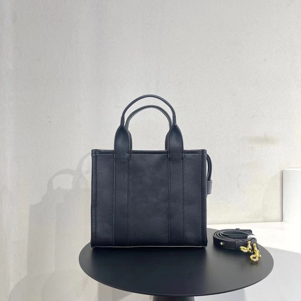 Black #tote